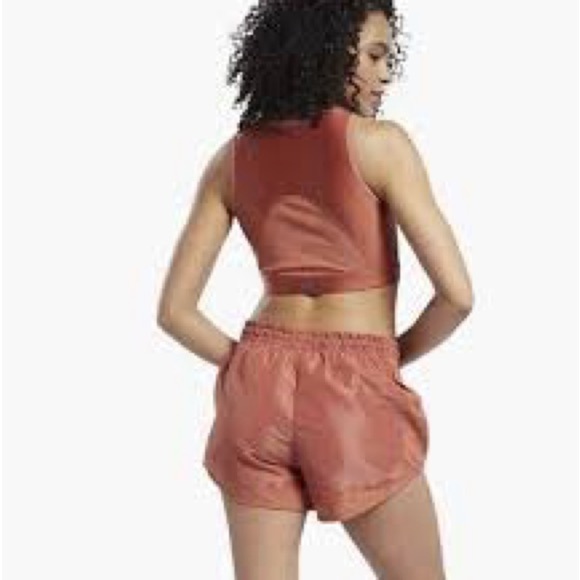 Core 10 Reebok Crop Top Cutout Shiny NWT Size XXS - Picture 2 of 8